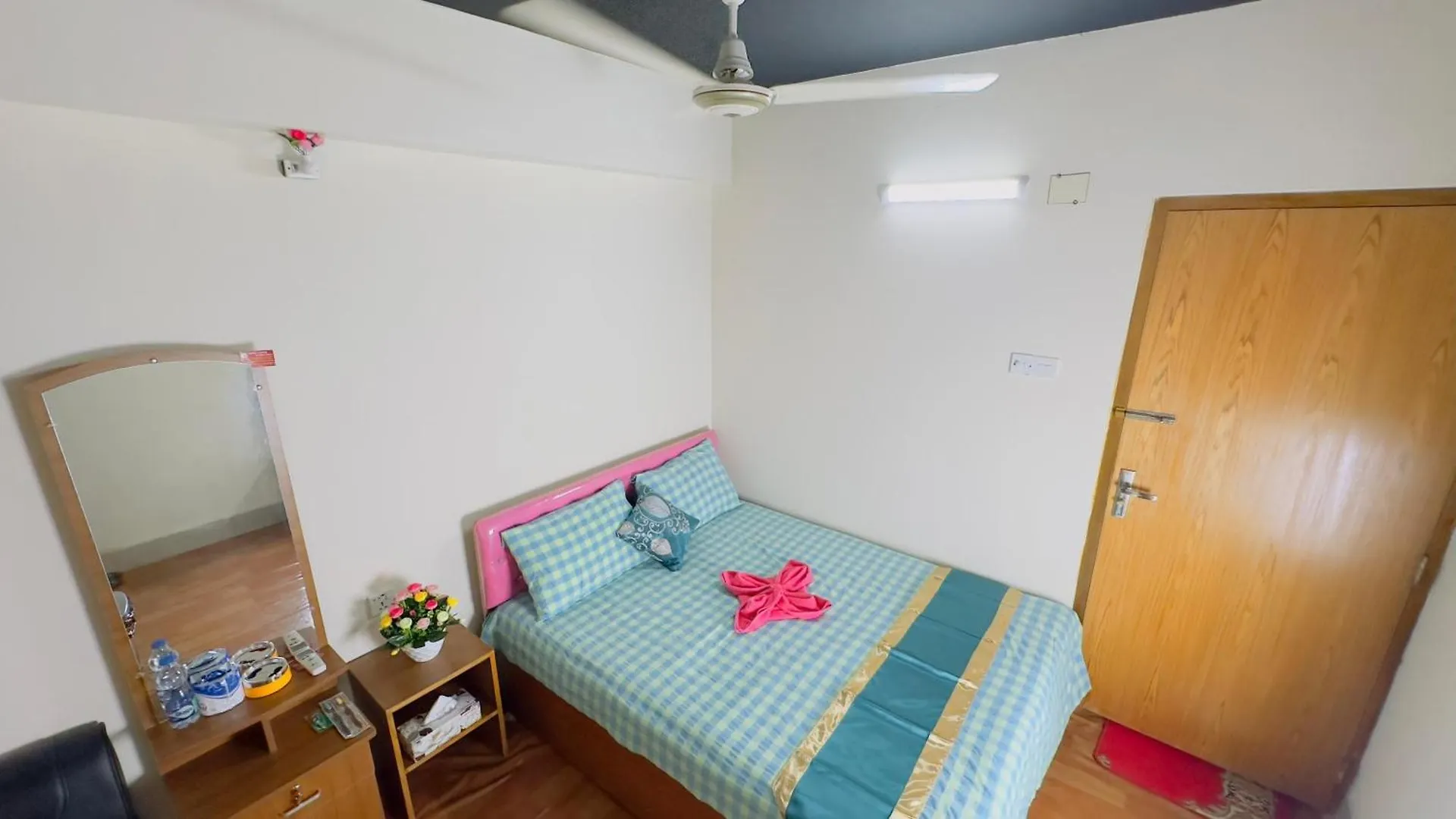 Dhanmondi Lake View Hotel Dakka