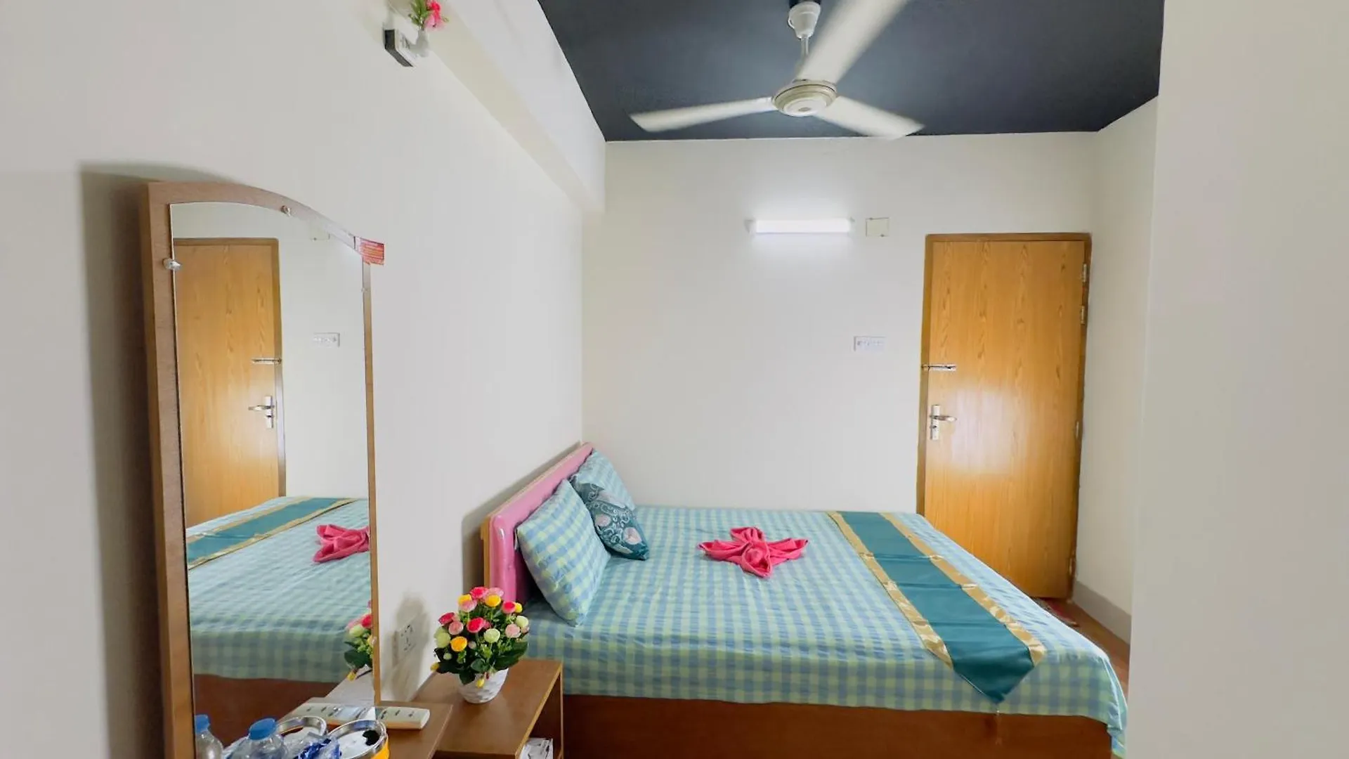 Dhanmondi Lake View Hotel Dakka